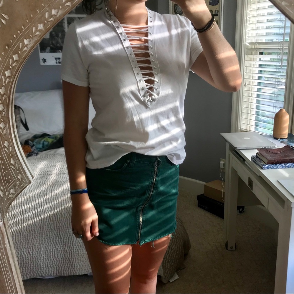 LF Emma & Sam Lace Up white tee